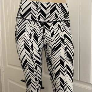 Women’s NikeBlack and White Legging